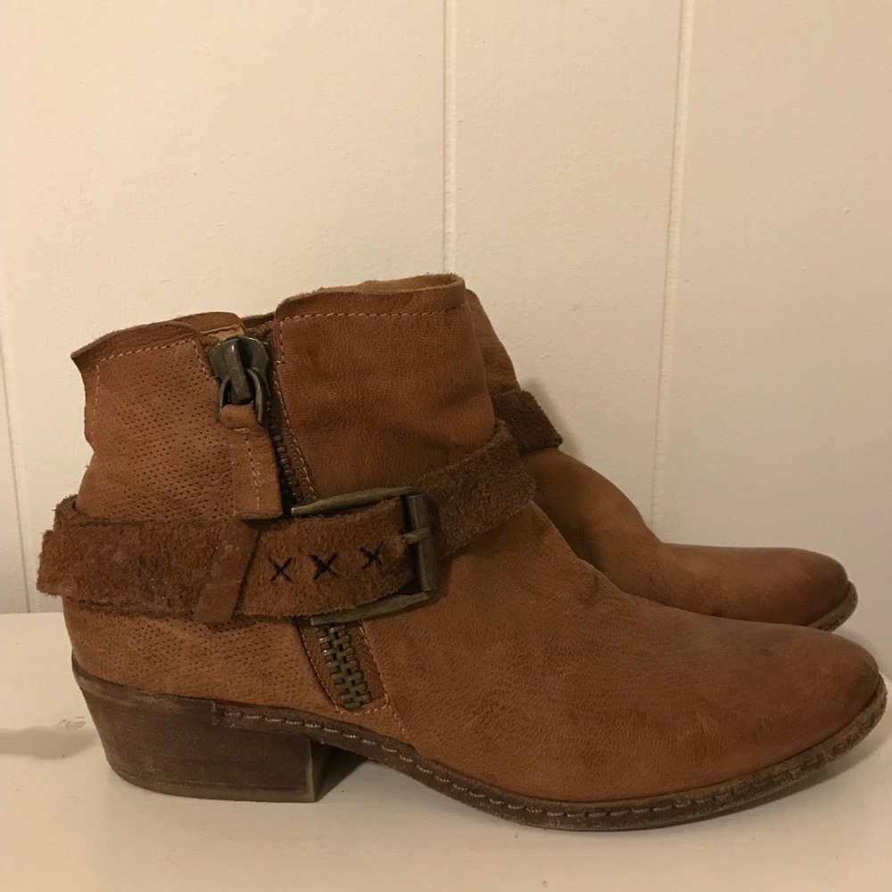 Dolce Vita Nevada Buckle Ankle Bootie
